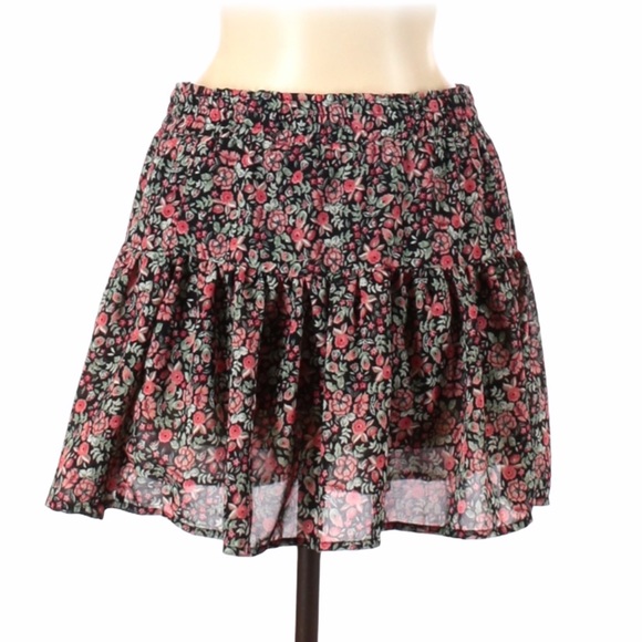 hippie laundry Dresses & Skirts - NWT Hippie Laundry floral chiffon miniskirt